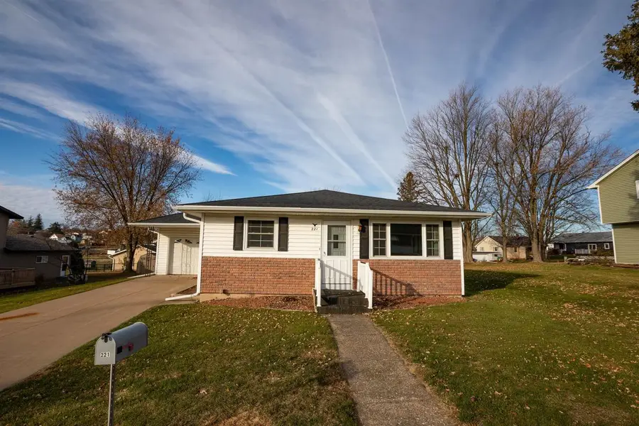 221 N Washington Street, Belmont, WI 53510 - Image #2