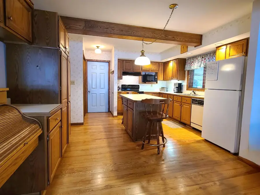 506 Lake Shore Drive, Pardeeville, WI 53954 - Image #2