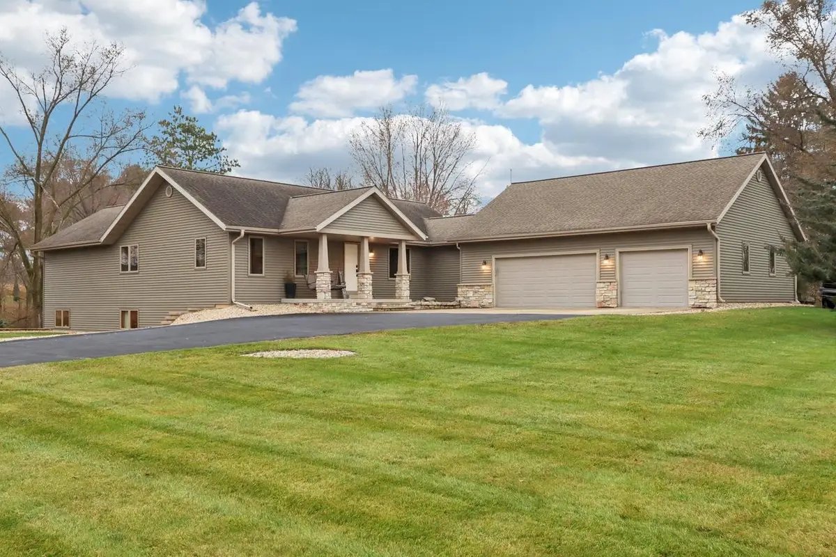 N1639 Fjord Circle, Prairie Du Sac, WI 53578 - Image #1