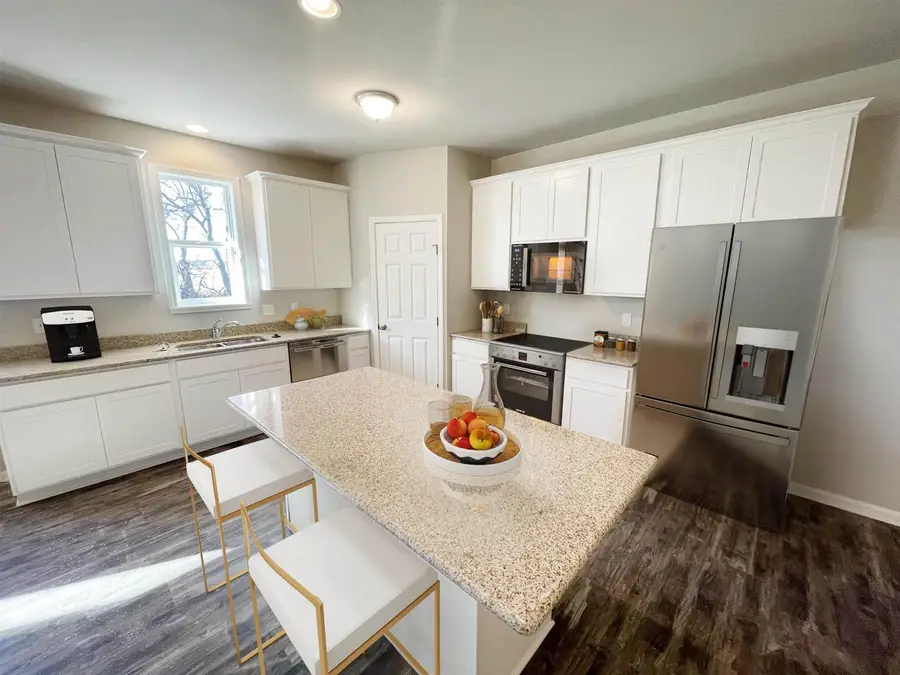 802 Sarah Street, Belleville, WI 53508 - #3