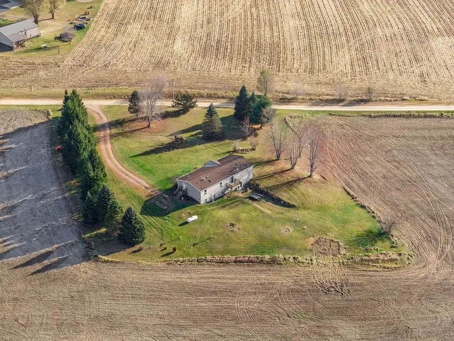 W5685 County Road O, Endeavor, WI 53930 - Image #3