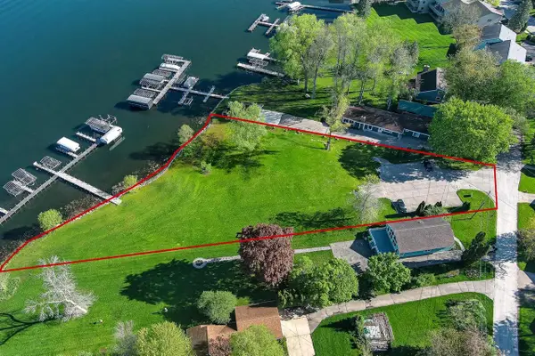 413 Strauss unit 11 Avenue, Green Lake, WI 54941