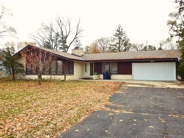 814 E Club Lane, Beloit, WI 53511