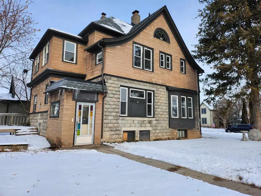 303 Doty Street, Kaukauna, WI 54130 - Image #2