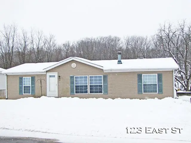 123 East Street, Potosi, WI 53820 - Image #1