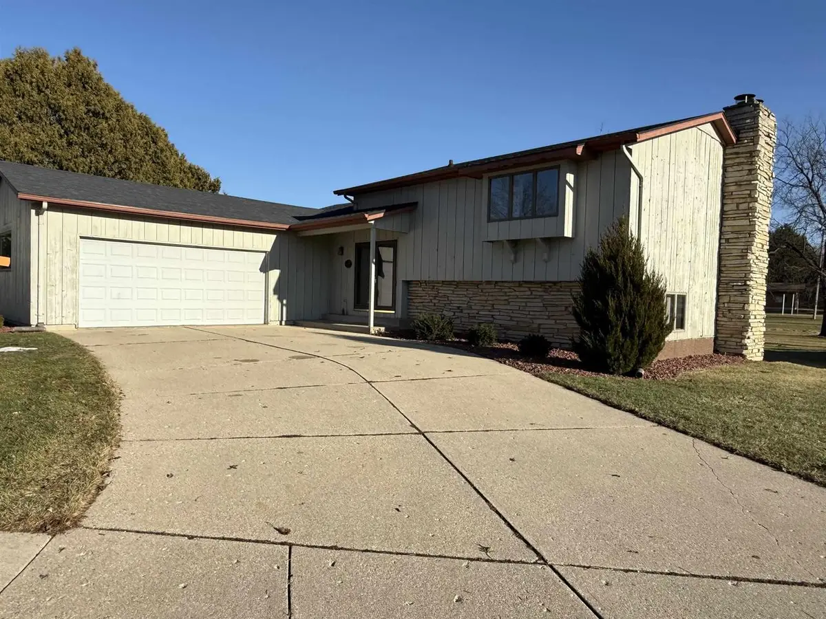 230 11th Avenue, Monroe, WI 53566 - Image #1