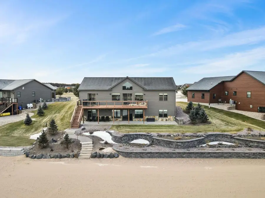 N8620 N Log Cabin Court, New Lisbon, WI 53950 - Image #2