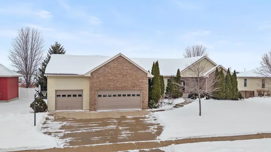 2026 Stonehaven Drive, Sun Prairie, WI 53590 - Image #2