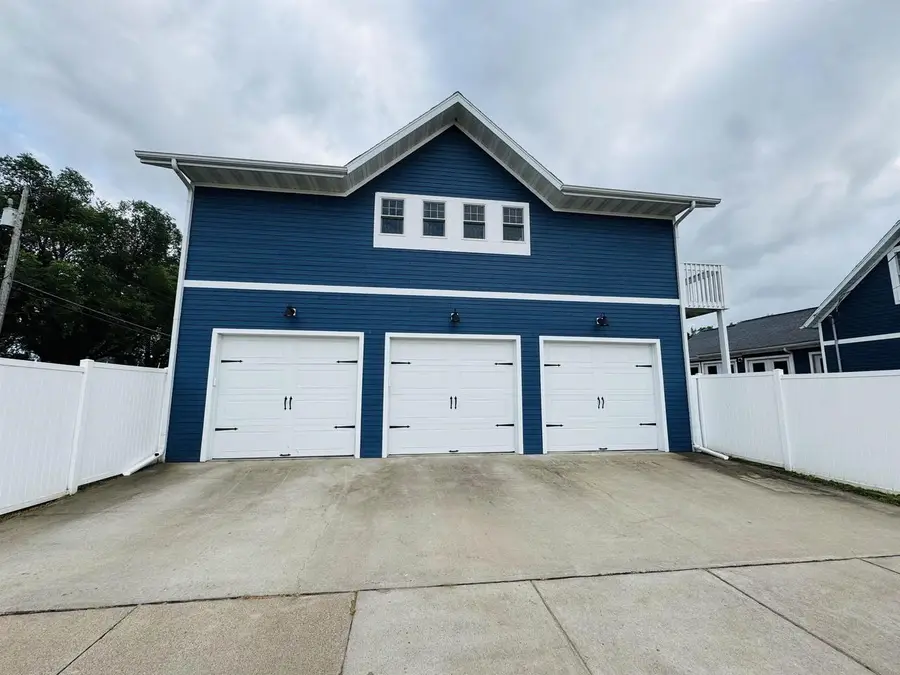 400 S Marquette Road, Prairie Du Chien, WI 53821 - Image #2