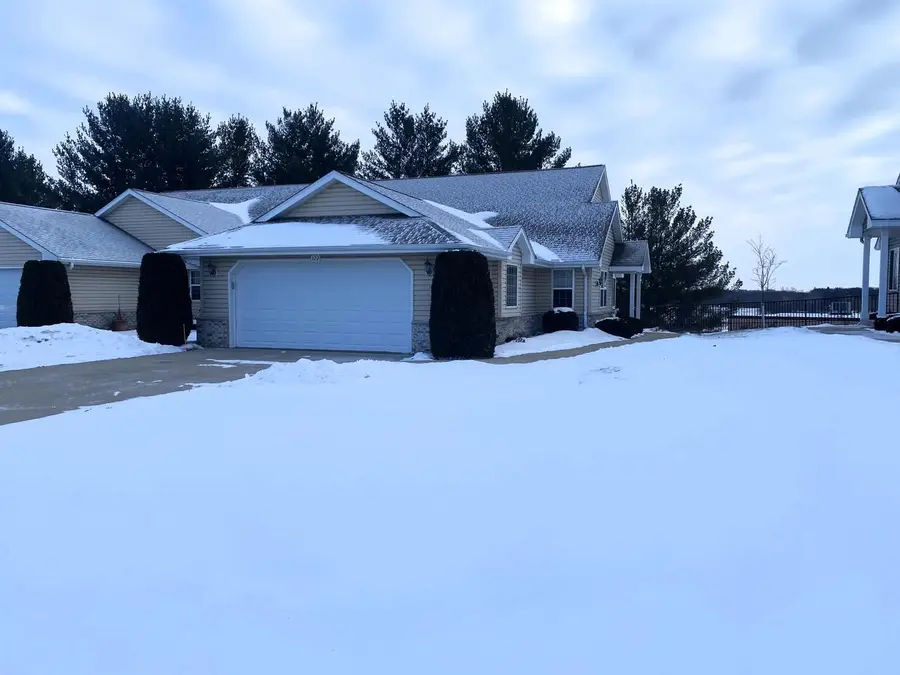 122 Summit Court #2502, Columbus, WI 53925 - Image #2