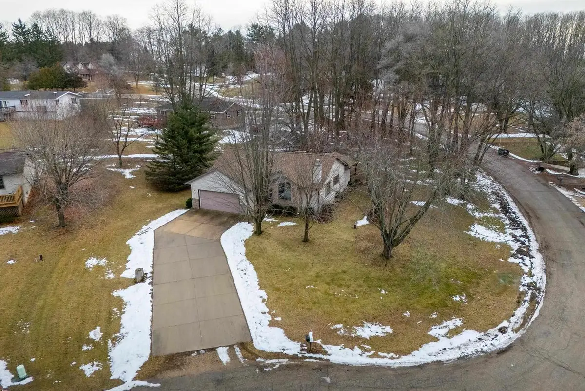 N7207 Circle Drive, Pardeeville, WI 53954 - Image #1
