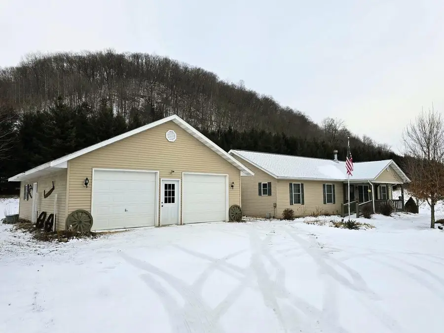 41498 S Sleepy Hollow Road, Gays Mills, WI 54631 - Image #2