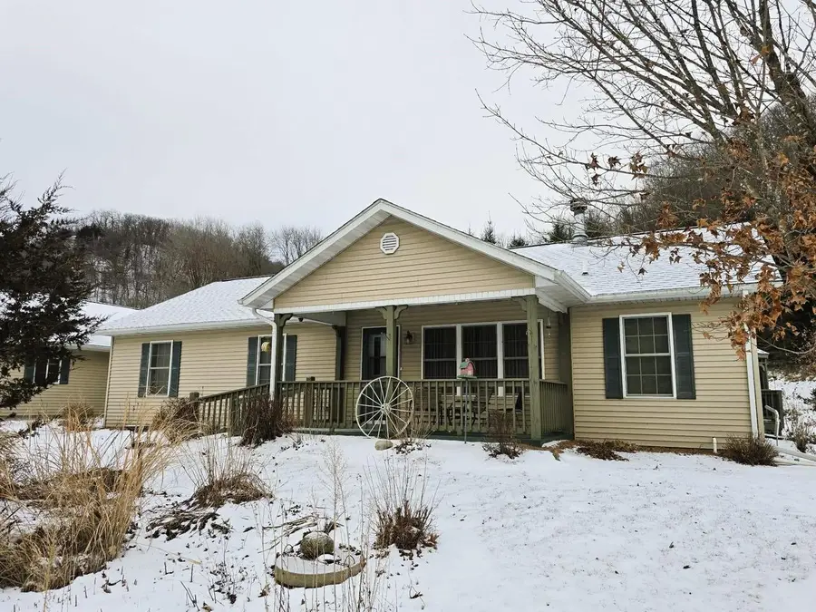 41498 S Sleepy Hollow Road, Gays Mills, WI 54631 - Image #3