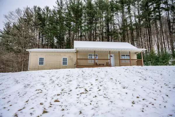 29431 Maxwell Hill Road, Cazenovia, WI 53924