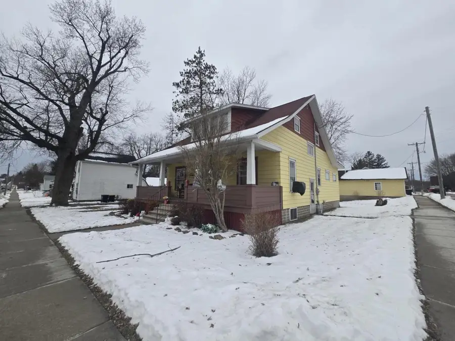 1035 Academy Street, Elroy, WI 53929 - Image #2