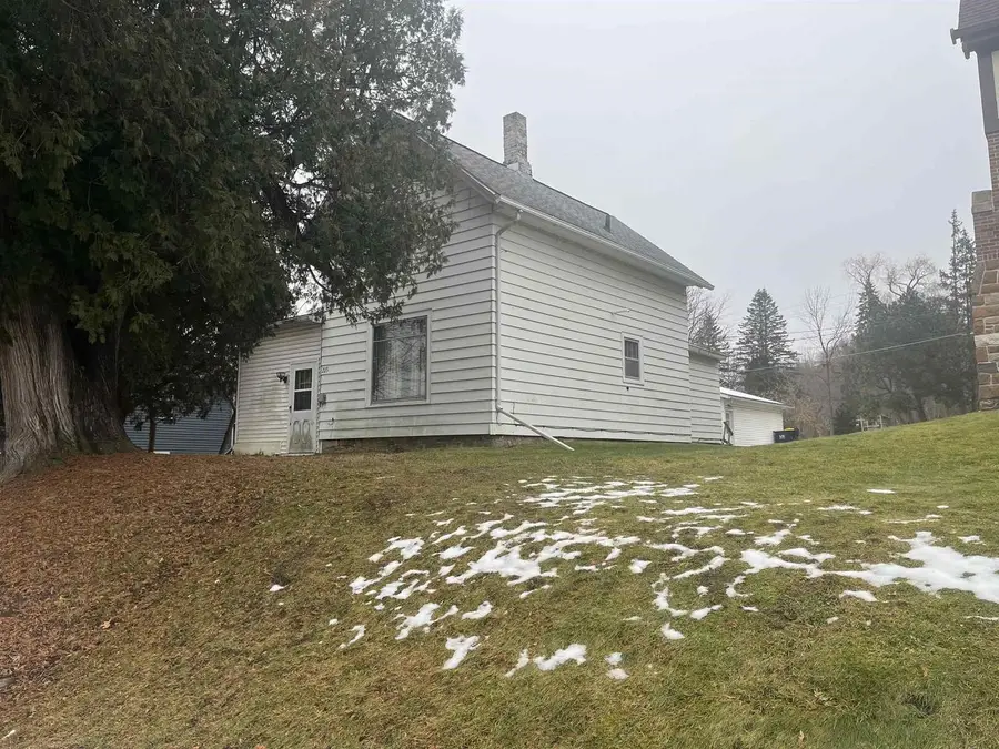205 W Broadway Street, Rock Springs, WI 53961 - Image #2