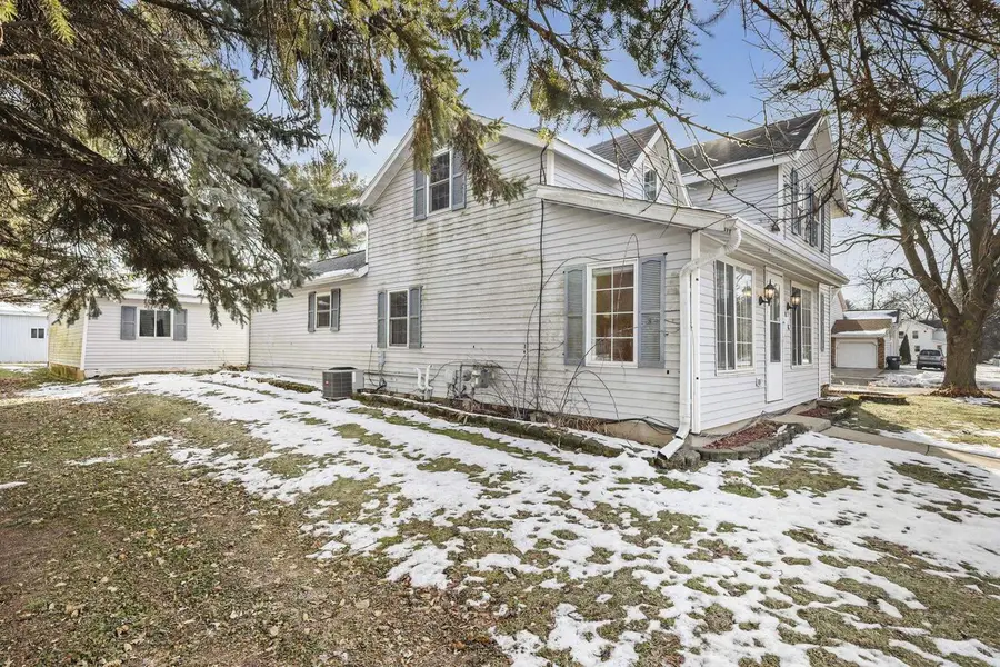 706 Hubbell Street, Marshall, WI 53559 - Image #2