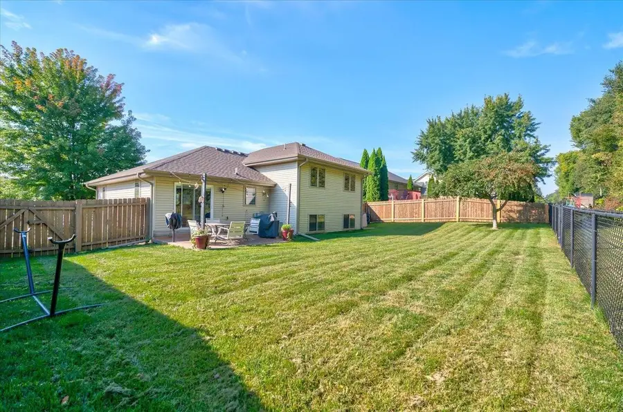 701 Killian Trail, Cottage Grove, WI 53527 - Image #2