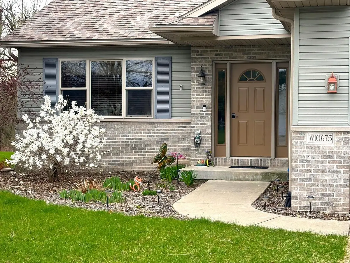 W10675 Wildenberg Drive, Lodi, WI 53555 - Image #1