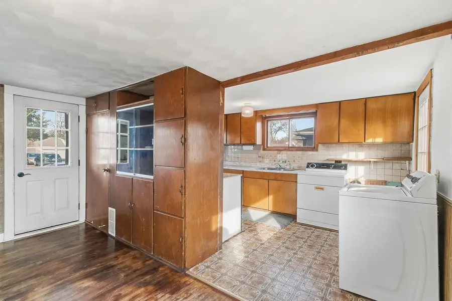 212 E Carroll Street, Portage, WI 53901 - Image #2