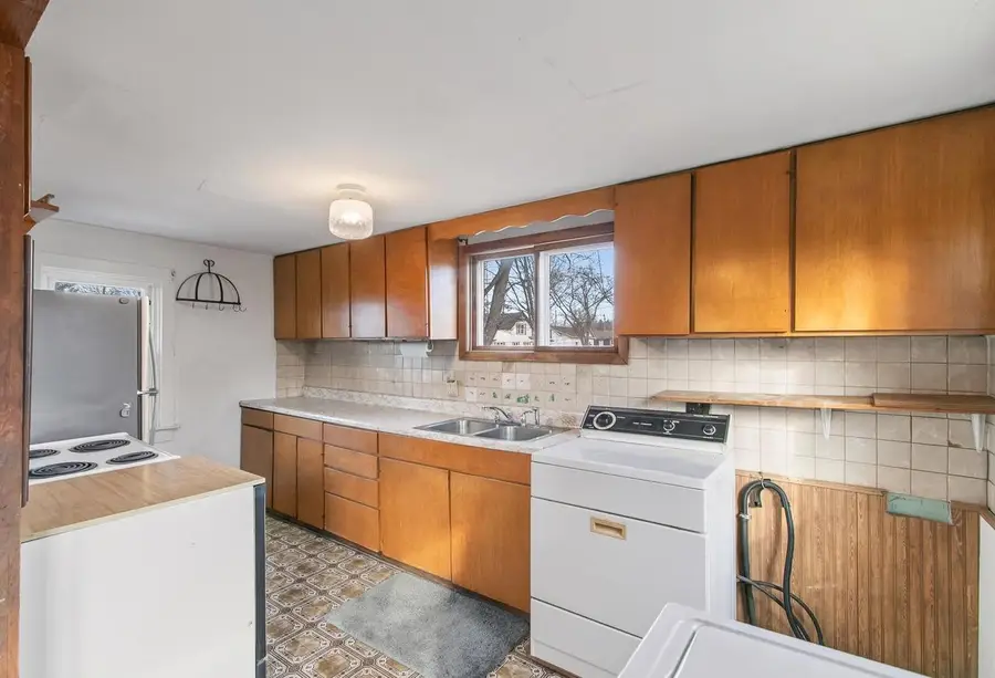 212 E Carroll Street, Portage, WI 53901 - Image #3