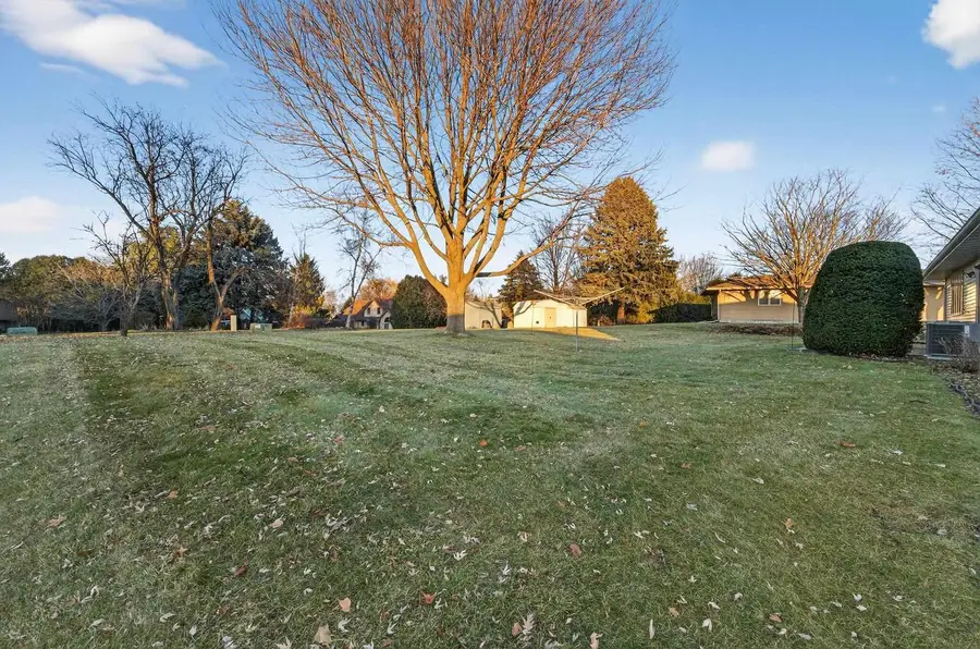 5758 Modernaire Street, Fitchburg, WI 53711 - Image #2
