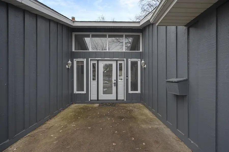 313 Sunset Road, Columbus, WI 53925 - Image #2