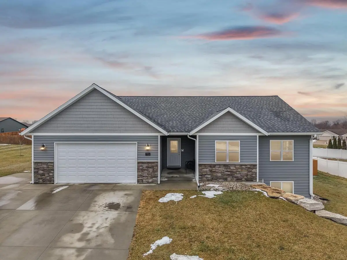 715 Crestview Drive, Reedsburg, WI 53959 - Image #1