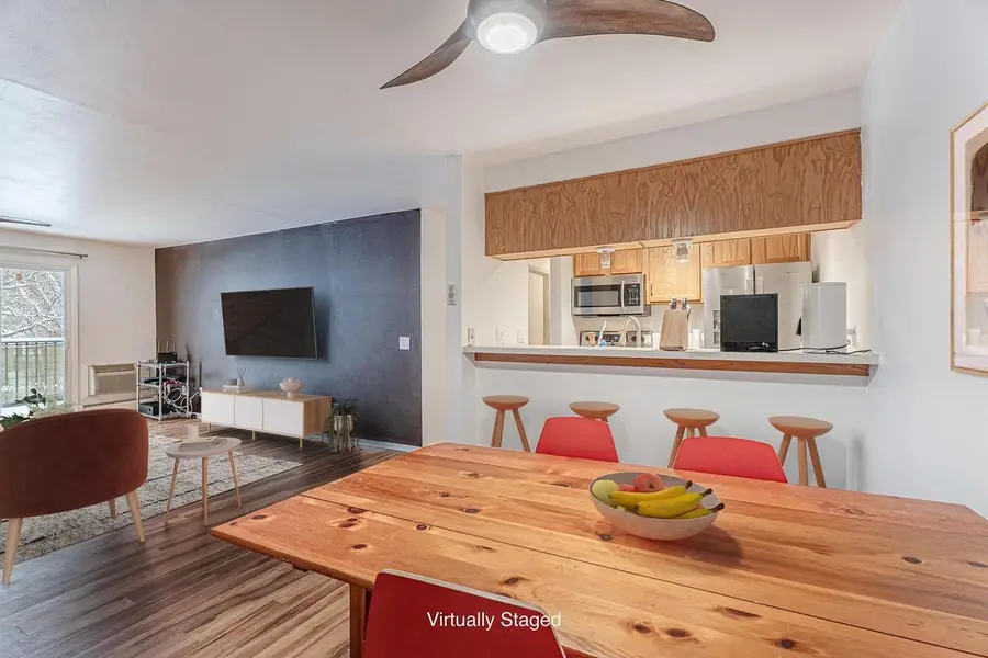 2410 INDEPENDENCE Lane #206, Madison, WI 53704 - Image #2