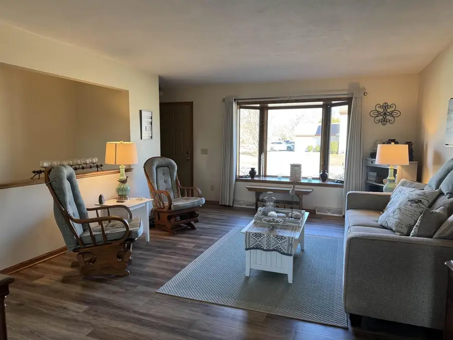 3730 Park View Drive, Janesville, WI 53546 - Image #2