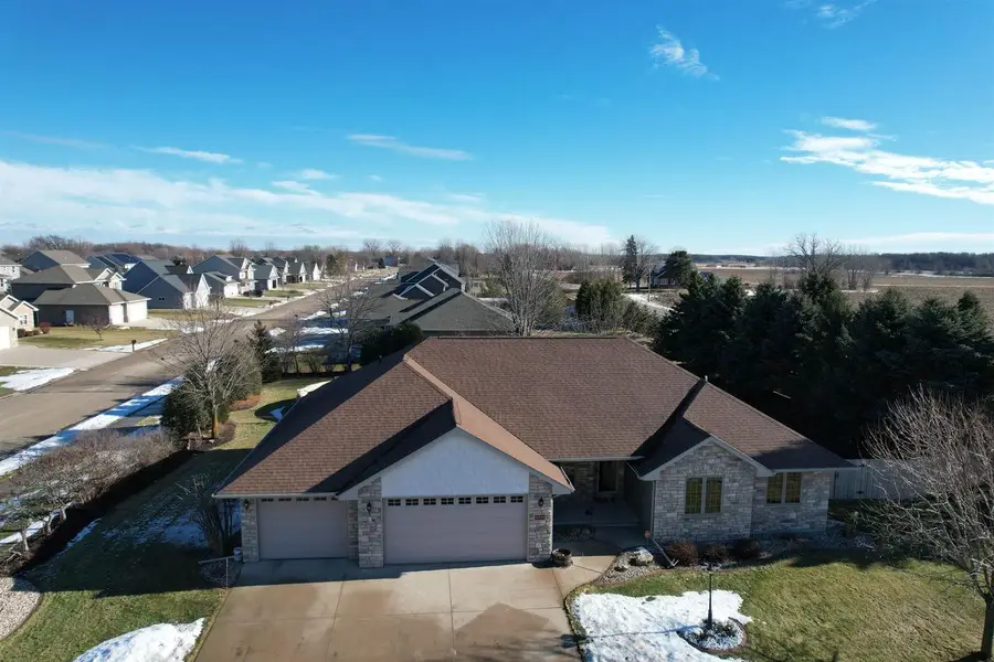 N9106 Hedgerow Drive, Appleton, WI 54915 - Image #2