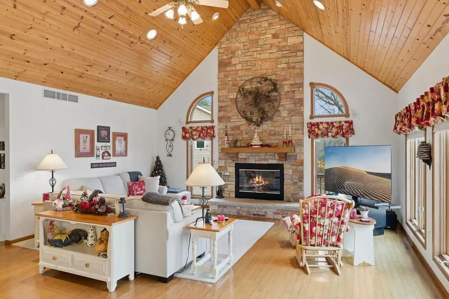E9291 Pebblebeach Drive, Wisconsin Dells, WI 53965 - Image #3