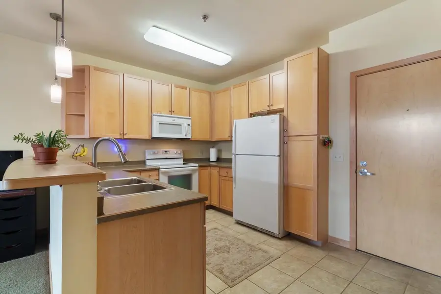 201 E Lane Street #106, Sun Prairie, WI 53590 - Image #2