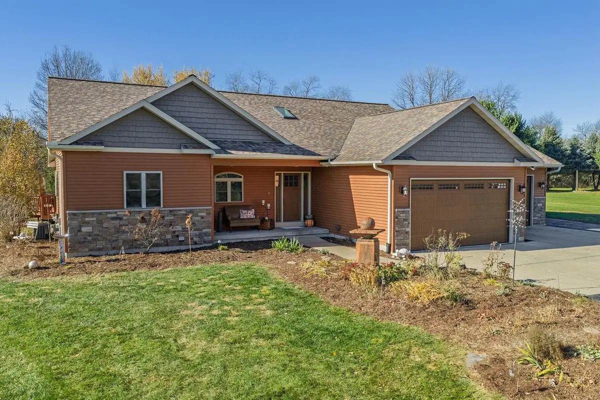 5615 S Granite Lane, Baraboo, WI 53913 - Image #1