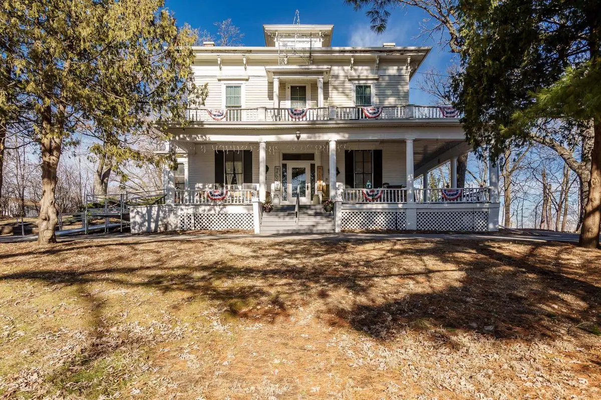 2200 W Memorial Drive, Janesville, WI 53548 - Image #1