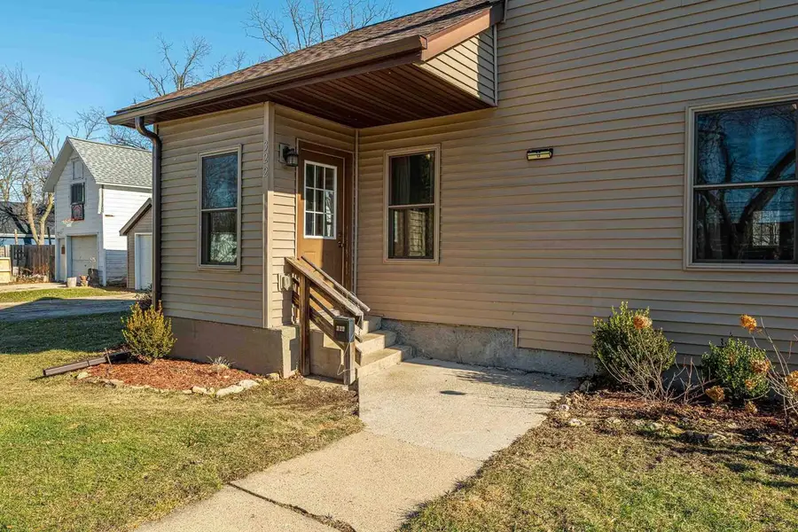 322 S Madison Street, Evansville, WI 53536 - Image #2