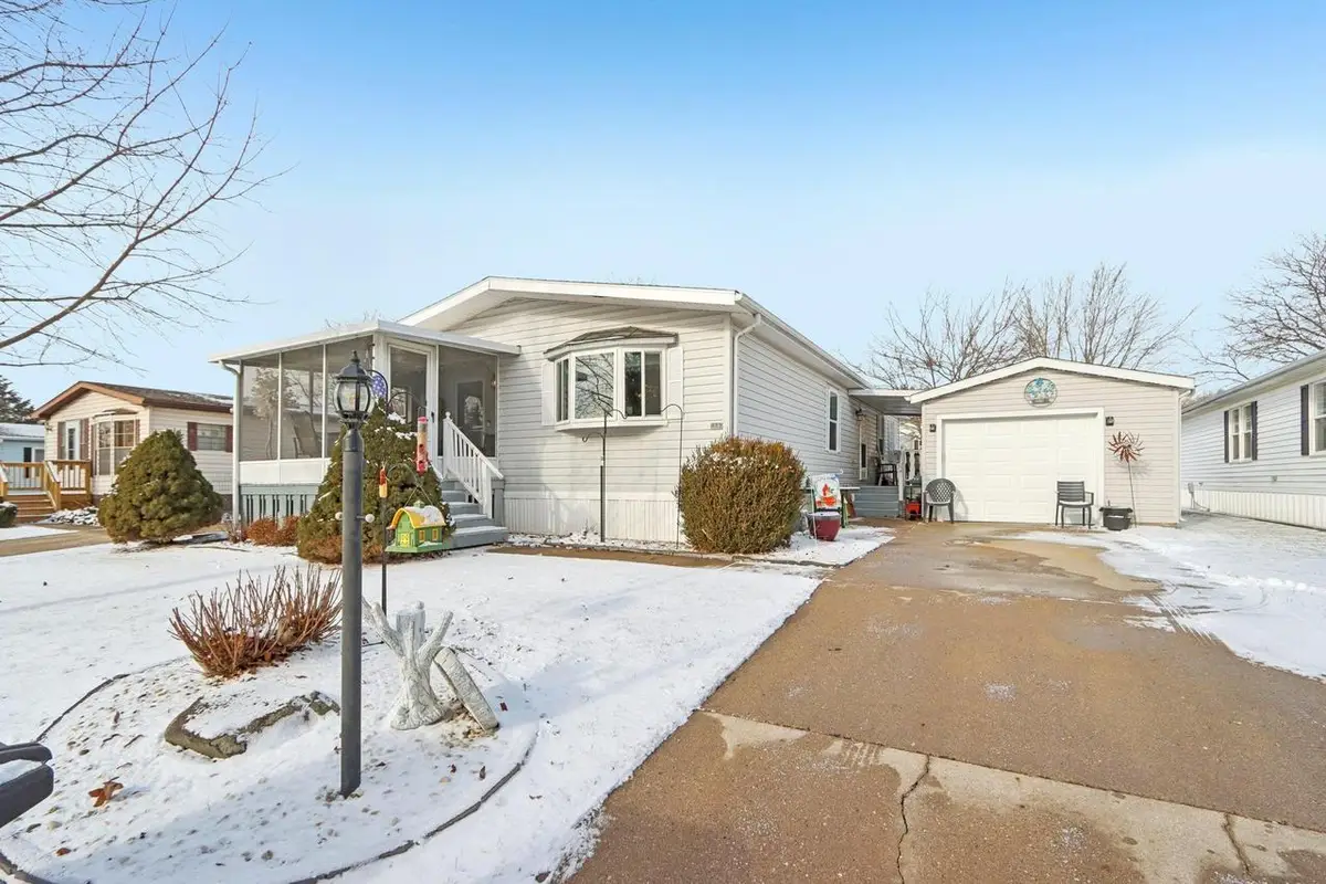 412 Oak Lodge Road, Waterford, WI 53185 - Image #1