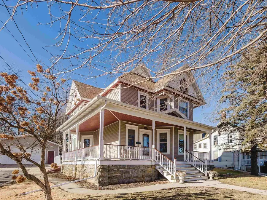 729 Center Street, Mineral Point, WI 53565 - Image #2