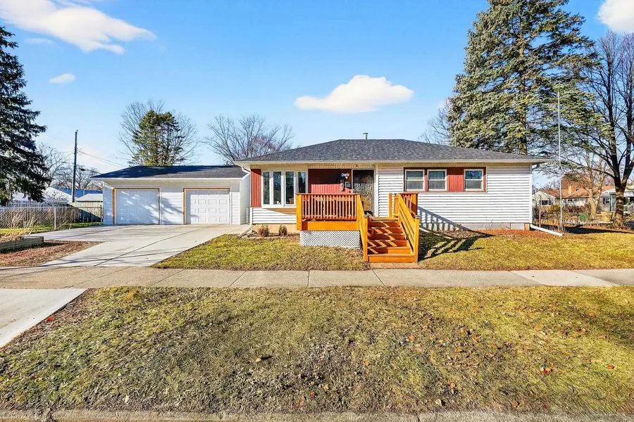 302 Buckingham Lane, Madison, WI 53714 - #2