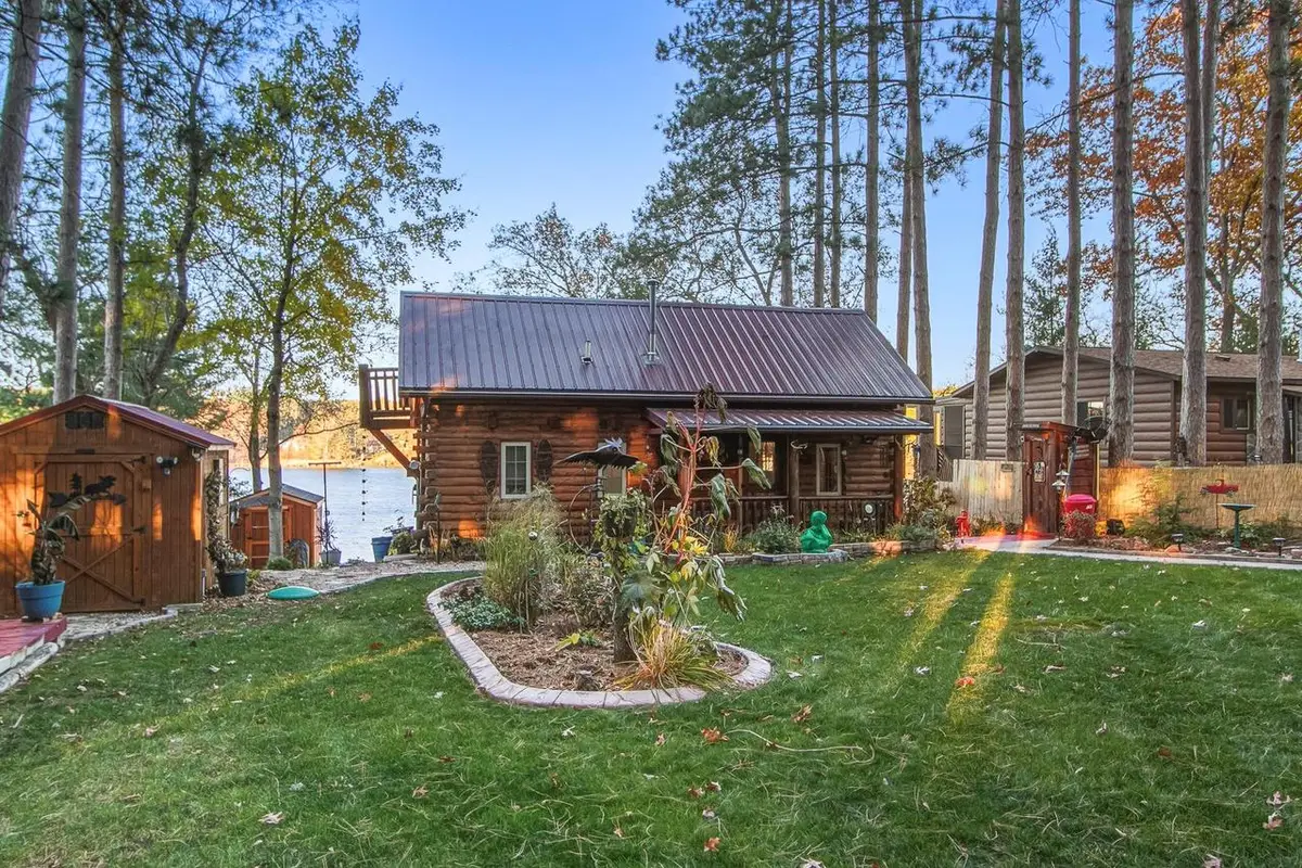 W8120 Eagle Court, Oxford, WI 53952 - Image #1