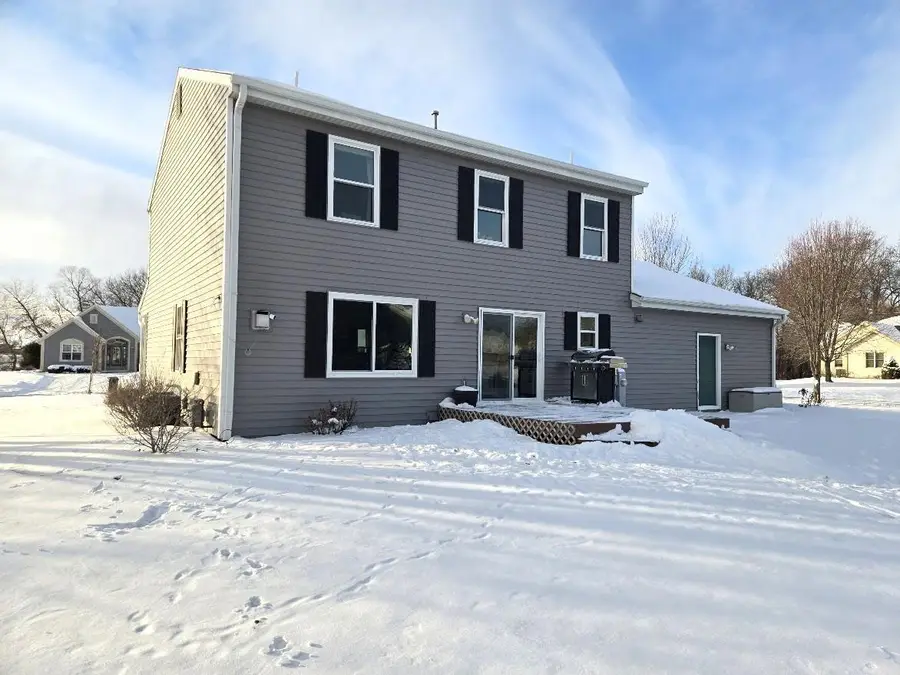 237 Royal Ridge Drive, Oconomowoc, WI 53066 - Image #2