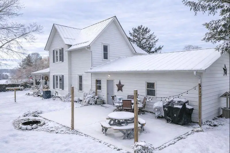 32420 County Road V, Cazenovia, WI 53924 - Image #2