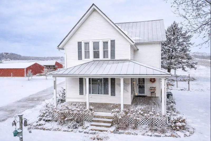 32420 County Road V, Cazenovia, WI 53924 - Image #3
