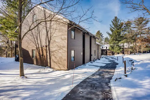 2 Cedar Trail #2, Wisconsin Dells, WI 53965