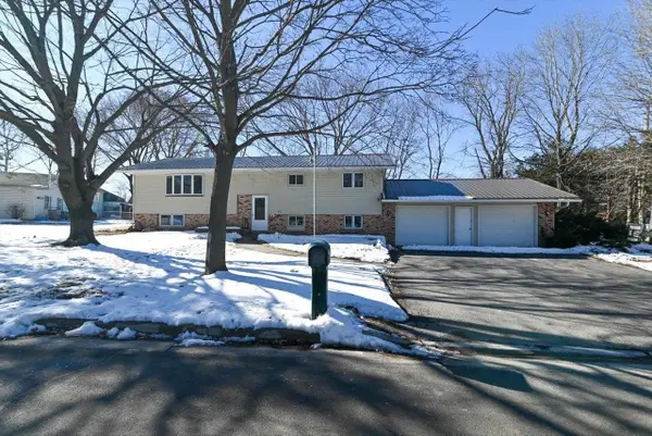 911 Valley Road, Poynette, WI 53955