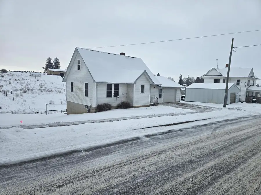 514 Mill Street, Bloomington, WI 53804 - Image #2