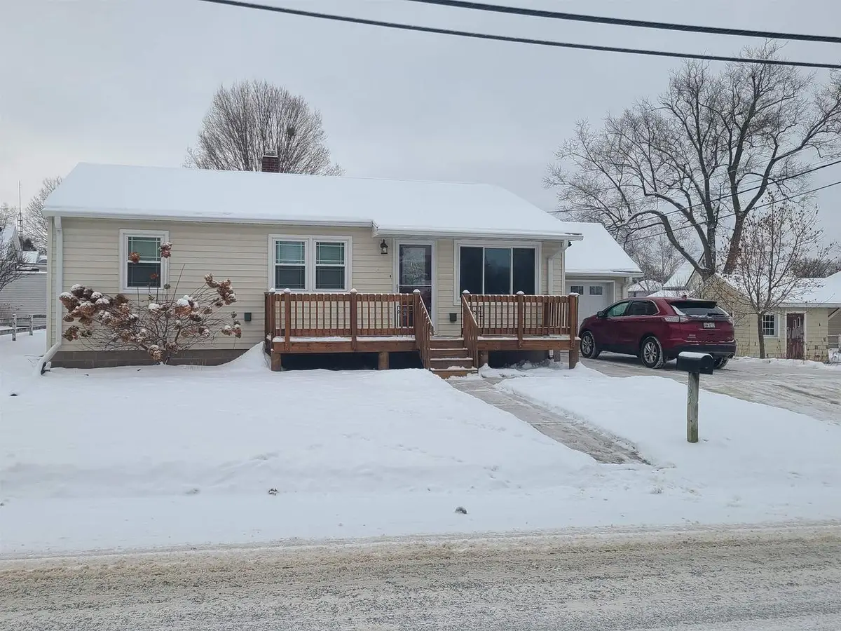 165 E 8th Street, Richland Center, WI 53581 - Image #1