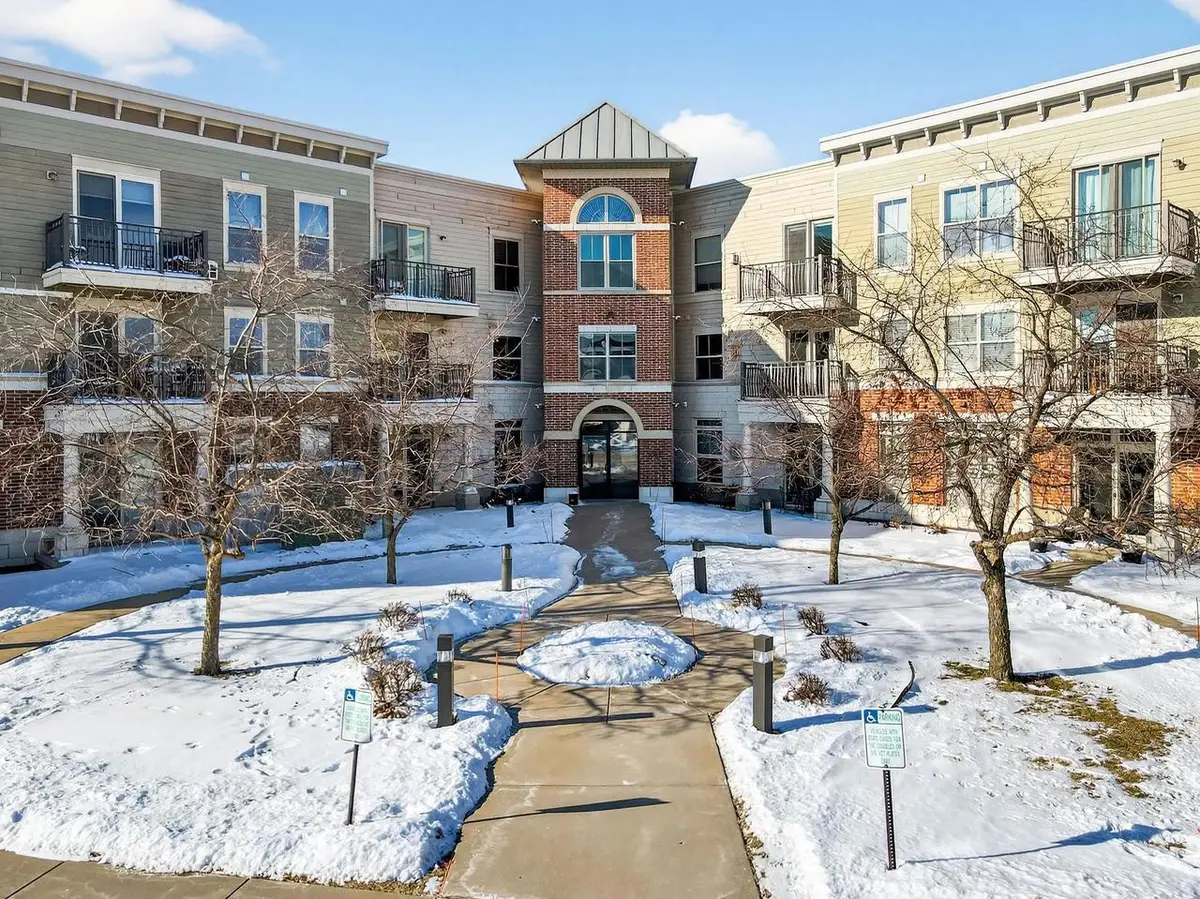 2581 Smith's Crossing #312, Sun Prairie, WI 53590 - Image #1