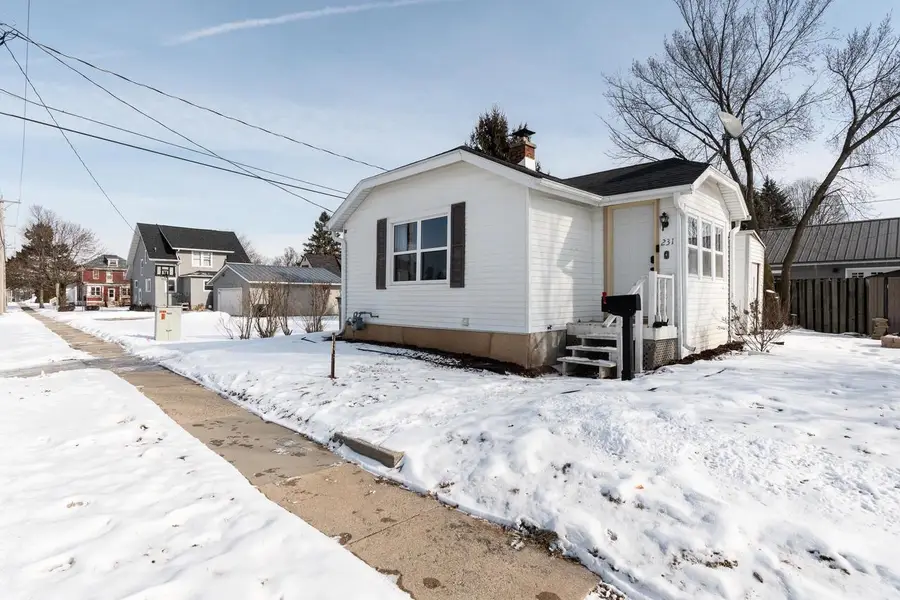 231 Hillyer Street, Waupun, WI 53963 - #3