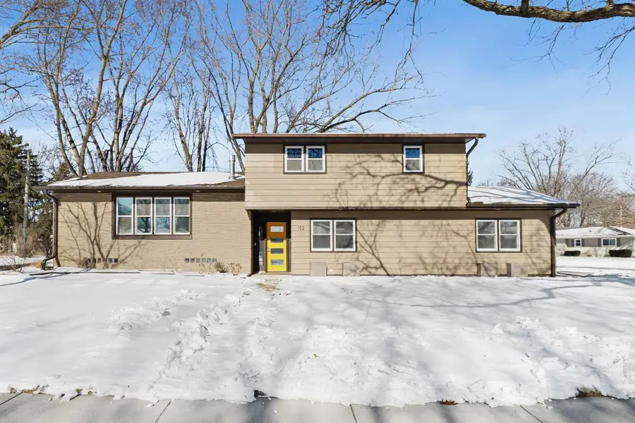 132 W Macarthur Street, Sun Prairie, WI 53590 - Image #2